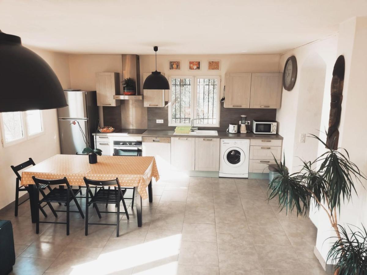 Bas De Villa. Cote D'Azur, A 20 Kms De Nice Contes  エクステリア 写真